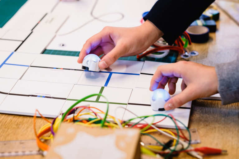 Web JungeTueftlerinnen Stock Foto Andi Weiland 10